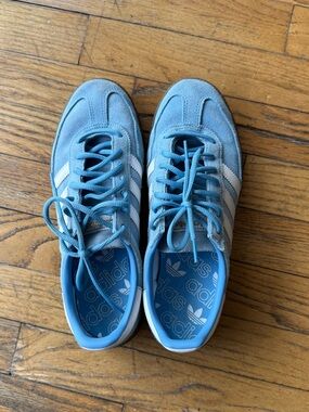 Adidas Light Blue Spezial - men’s size 7 women’s 8.5! Great condition